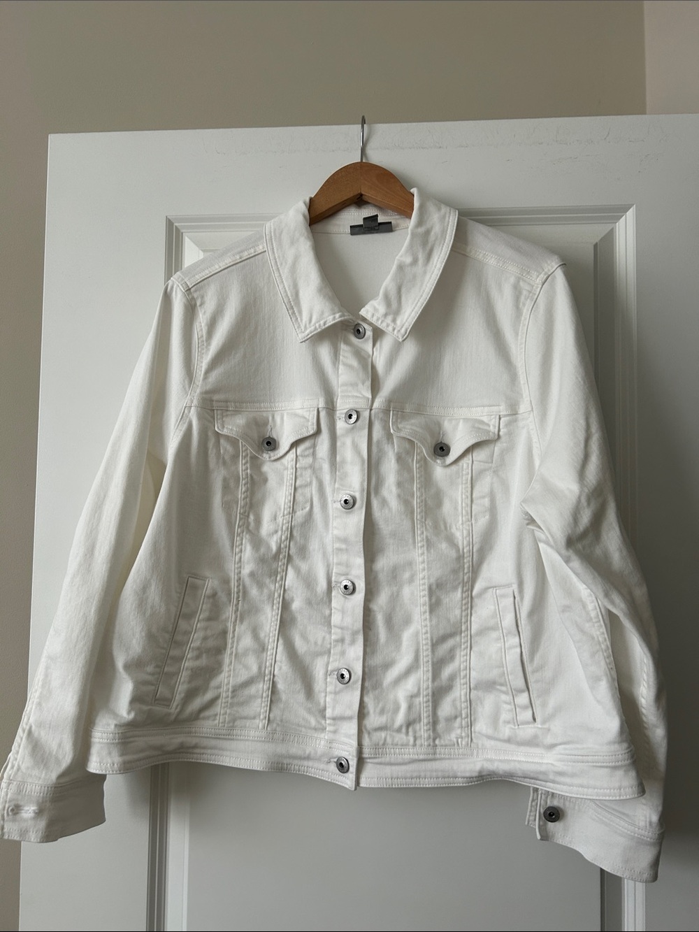 NWOT Style & Co Size 20W Classic White Denim Jacket - Women's